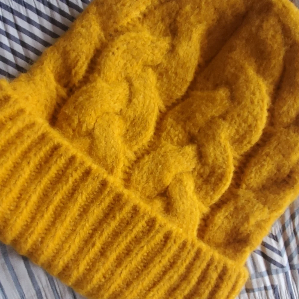 Yellow beanie - Picture 2 of 2